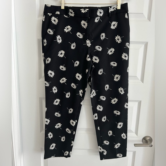Talbots Hampshire Ankle Pants Black Cream Floral Size 14P petite - Picture 1 of 11